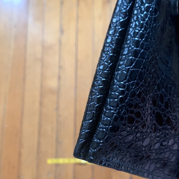 Vintage 80s patent leather croc print envelope crossbody/shoulder bag w chain - Picture 11 of 13